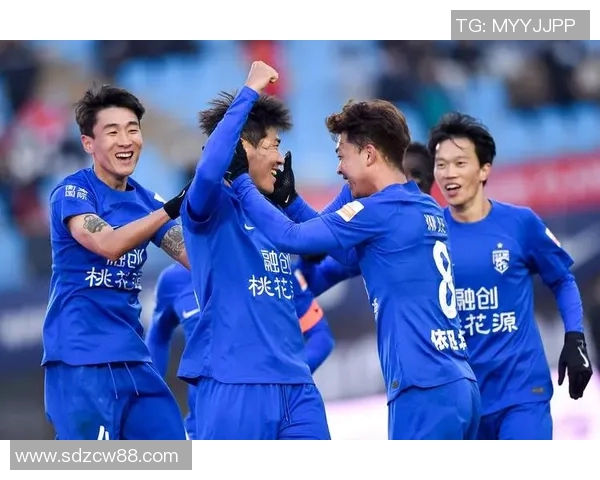 长春亚泰足球队奋勇拼搏展现团队精神助力中国足球崛起之路 长春亚泰足球队奋勇拼搏展现团队精神助力中国足球崛起之路